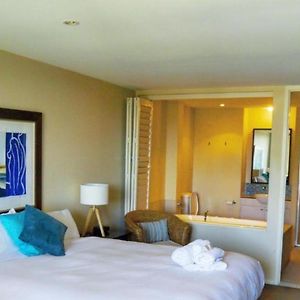 Marine Boutique Studio - Ocean View